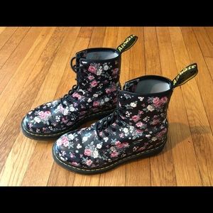 Dr. Martens Size 8 Floral